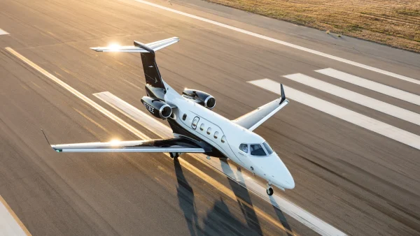 Embraer anuncia certificação de jato capaz de pousar sozinho