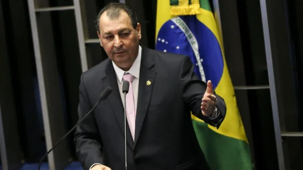 Relator da CCJ rejeita emendas da oposição que buscavam manter 6×1