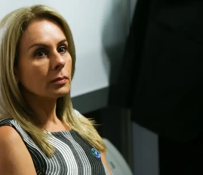Esposa de Moraes nega vínculo pessoal com Vorcaro em viagem de jatinho