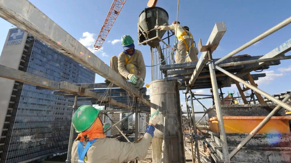 Brasil cria 165,8 mil postos de trabalho em agosto, aponta Caged