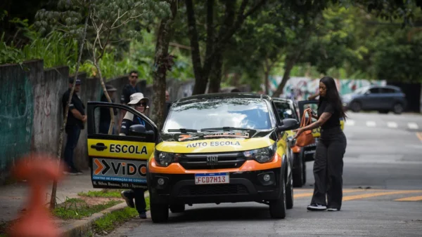 Número de novas CNHs cresce 17% após governo Lula flexibilizar regras para 1ª emissão