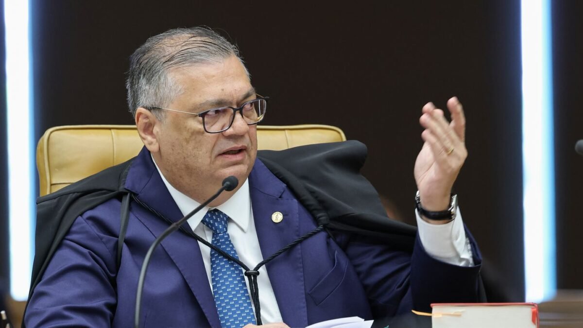Dino manda polícia investigar atuação da CVM no caso Master