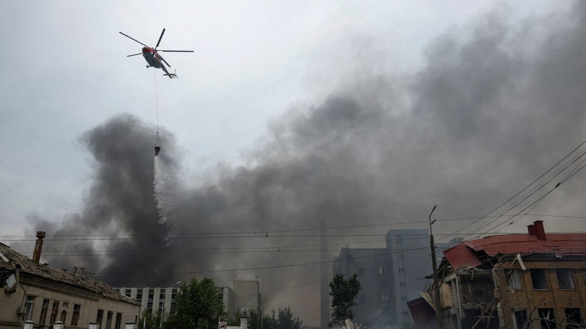 Rússia ataca Kiev após breve pausa para visita de enviados dos EUA