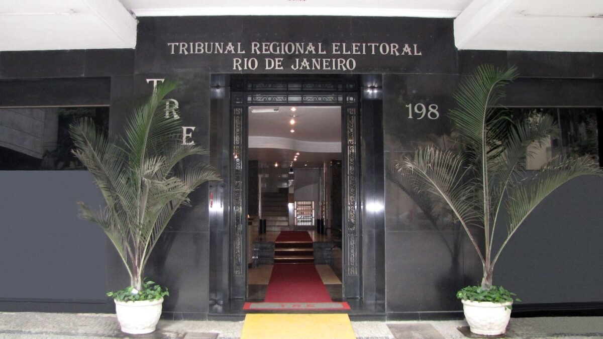 TRE-RJ cassa registro da candidatura do deputado estadual Val Ceasa