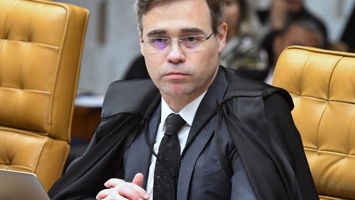 Mendonça cita risco às investigações com dados de celular de Vorcaro