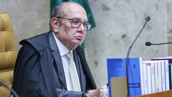STF: Mendes propõe vetar delegados da PF como assessores de ministros