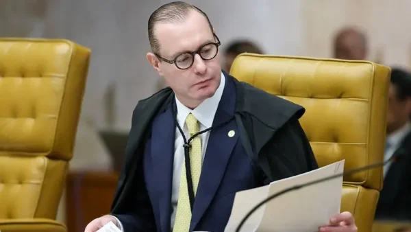 Zanin acusa Deltan Dellagnol de violar seu sigilo fiscal e leva caso a Fachin e TSE