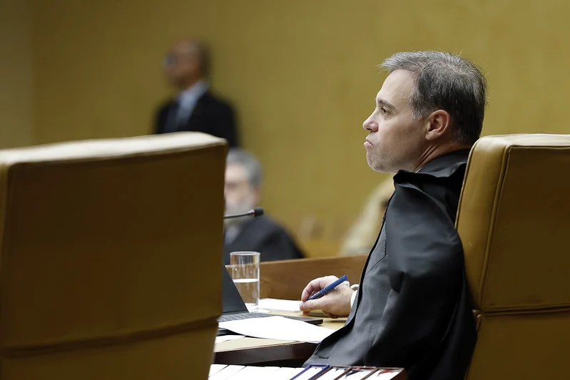 Mendonça tira tornozeleiras de ex-integrantes do governo Bolsonaro no caso INSS