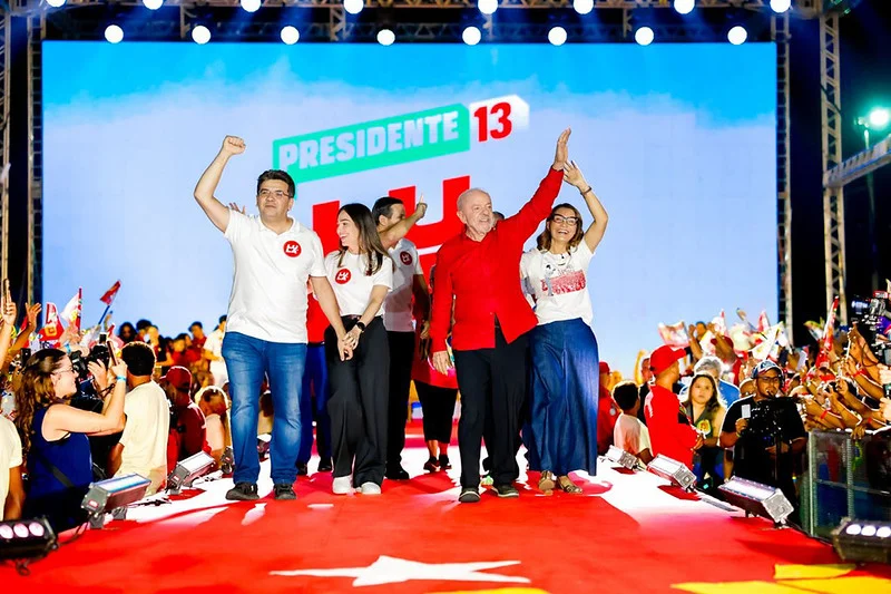 Kássio manda apagar comício inteiro de Lula e proíbe painéis de LED em atos petistas