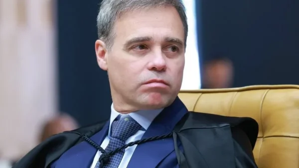 PERGUNTAS SEM RESPOSTAS – ICL Notícias