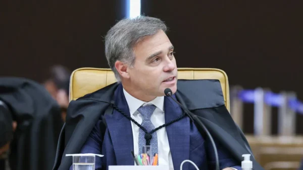 Mendonça abre caminho para uso de ‘Bolsonaro’ por candidatos sem parentesco