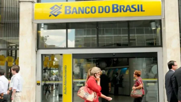 Banco do Brasil fecha acordo, paga PLR e põe fim à paralisação, enquanto Caixa ainda mantém greve