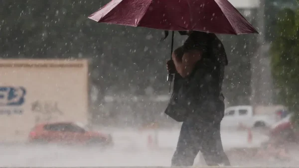 Segunda-feira tem risco de temporais severos no Sul e calor intenso em boa parte do país