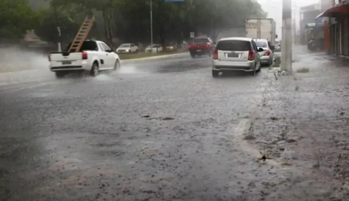 Frente fria e instabilidades espalham temporais pelo Sul e Sudeste nesta terça (22)