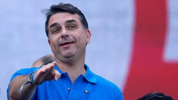 STF não quebra sigilo de investigação sobre Flávio Bolsonaro e Dark Horse