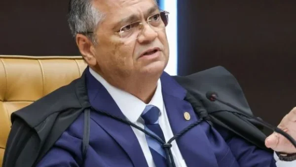 Dino vê ‘matriz racista’ em críticas e denuncia ‘preconceito regional’