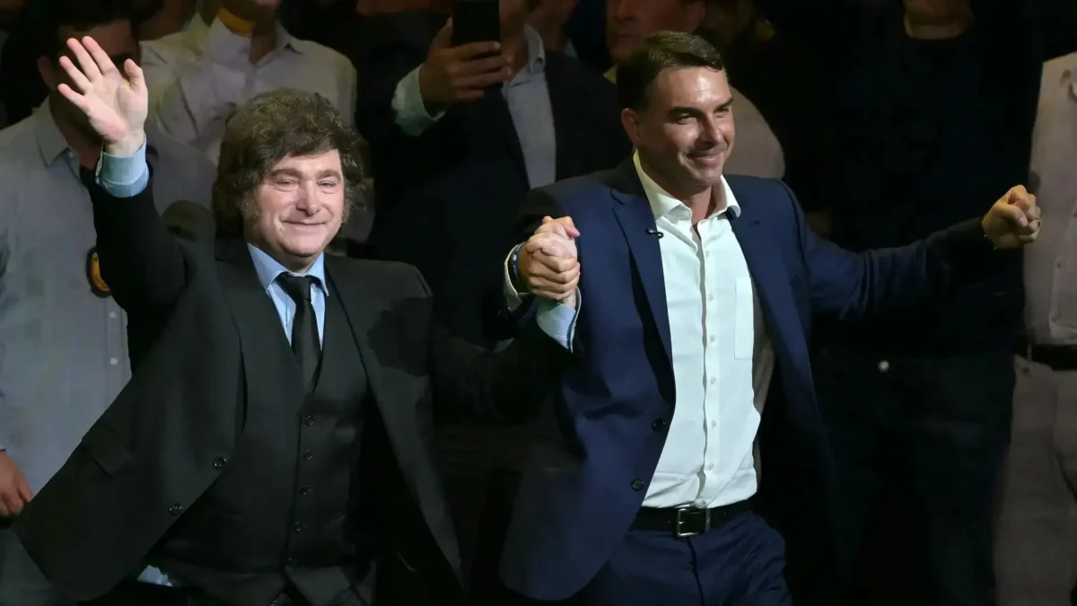 Modelo de Flávio, Milei entrega terras raras da Argentina para Trump