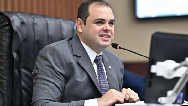 Após 12 empréstimos de Wilson Lima, Roberto Cidade quer autorização para mais R$ 1,46 bilhão