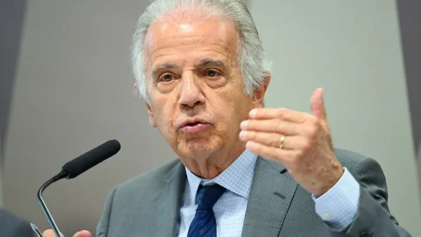 Golpistas clonam celular de José Múcio e pedem dinheiro a contatos do ministro