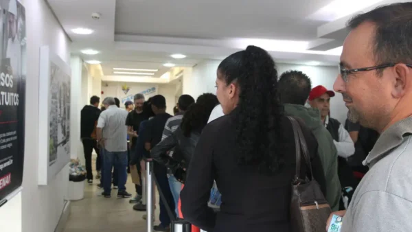 Três em cada dez MEIs abertas são de trabalhadores que tinham carteira assinada