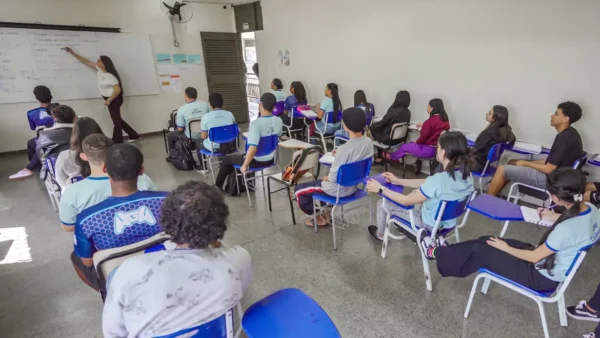 Pisa: Brasil reduz diferença para países ricos no desempenho escolar