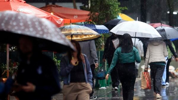 Centro-Oeste e Sudeste do país têm chuva com rajadas de vento