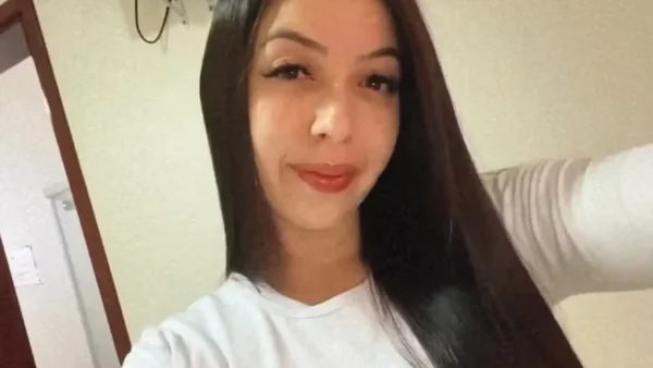 Polícia faz novas perícias na casa onde mulher de PM foi encontrada morta, em Embu das Artes (SP)