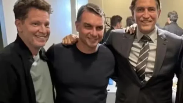 PF investiga Flávio Bolsonaro por corrupção e lavagem de dinheiro em esquema de Vorcaro