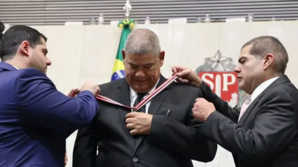 Milton Leite tinha R$ 280 mil e US$ 89 mil em malas guardadas dentro de ‘passagem secreta’ entre imóveis de SP