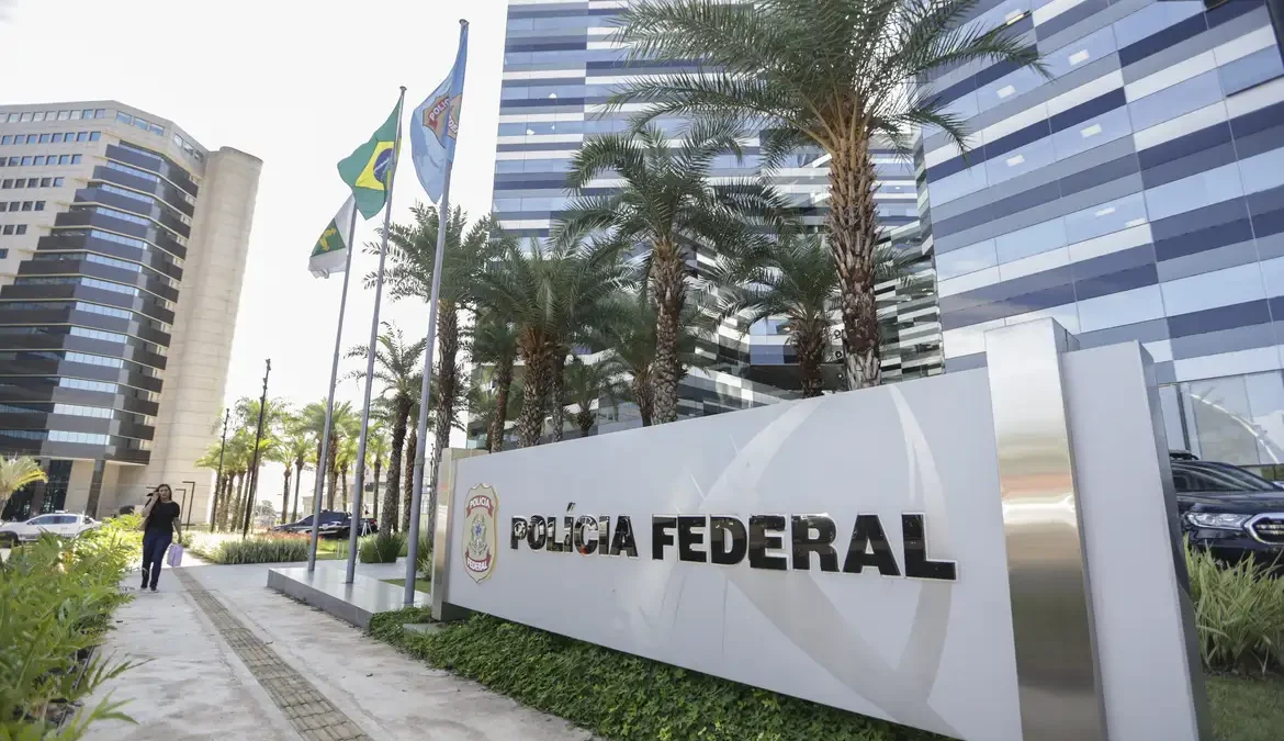PF diz a Fachin que tem condições de enviar conteúdo do celular de Vorcaro ao STF