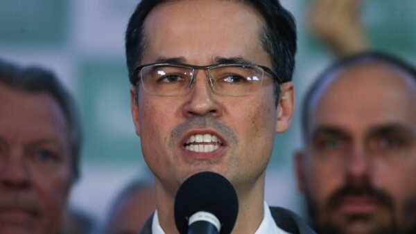 Maioria do TSE mantém suspensão da campanha de Deltan ao Senado