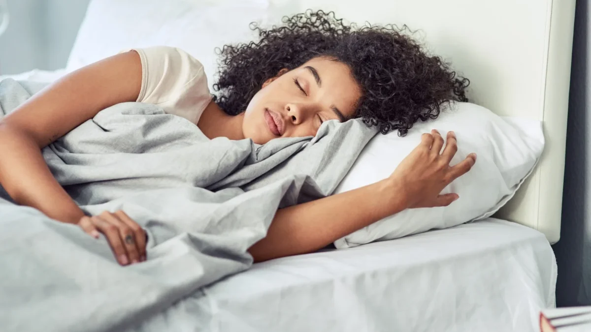 Insônia: fruta antes de dormir pode contribuir para uma noite melhor; veja qual