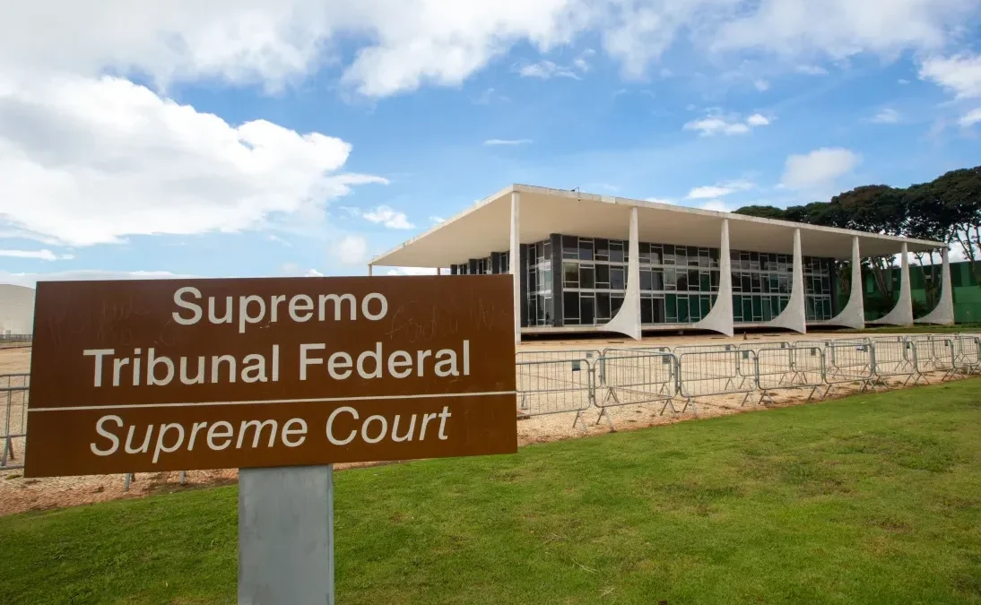 PT defenderá mandato para ministros do STF após crise na corte pressionar campanha de Lula