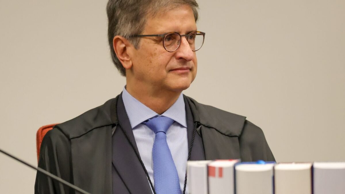 PGR dá parecer contra pedido de acesso a registro de Vorcaro no Senado