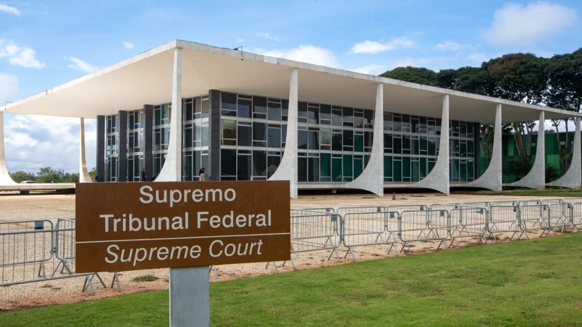 Homem é preso ao tentar inavadir a sede do STF em Brasília