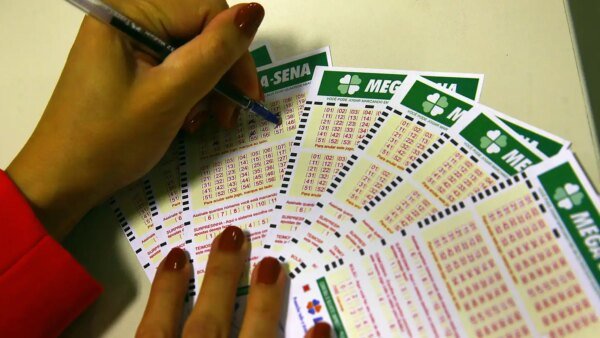 Mega-Sena acumula para R$ 112 milhões; confira os números sorteados