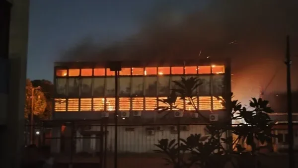 Incêndio atinge prédio da Universidade Federal de Pernambuco