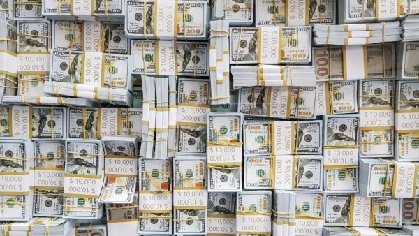 Dólar fecha acima de R$ 5,22 em dia de mal-estar global