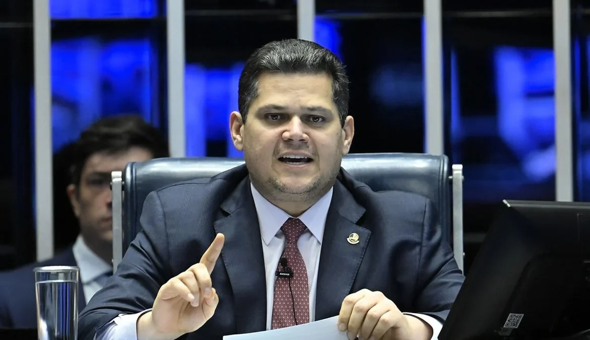 Senado prevê votação de PEC que acaba com escala 6×1 na próxima semana