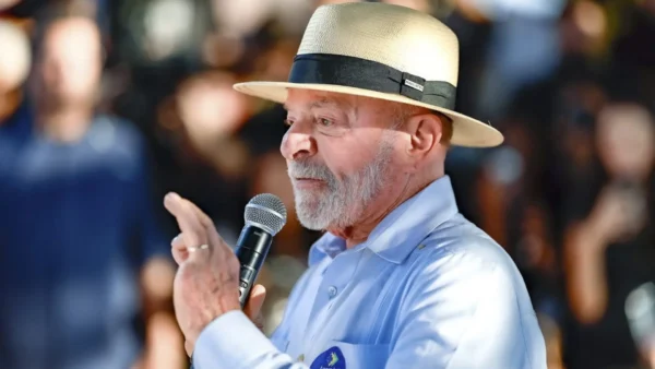 Em 72 horas, campanha de Lula muda comunicação e começa ‘guerra’ pela virada