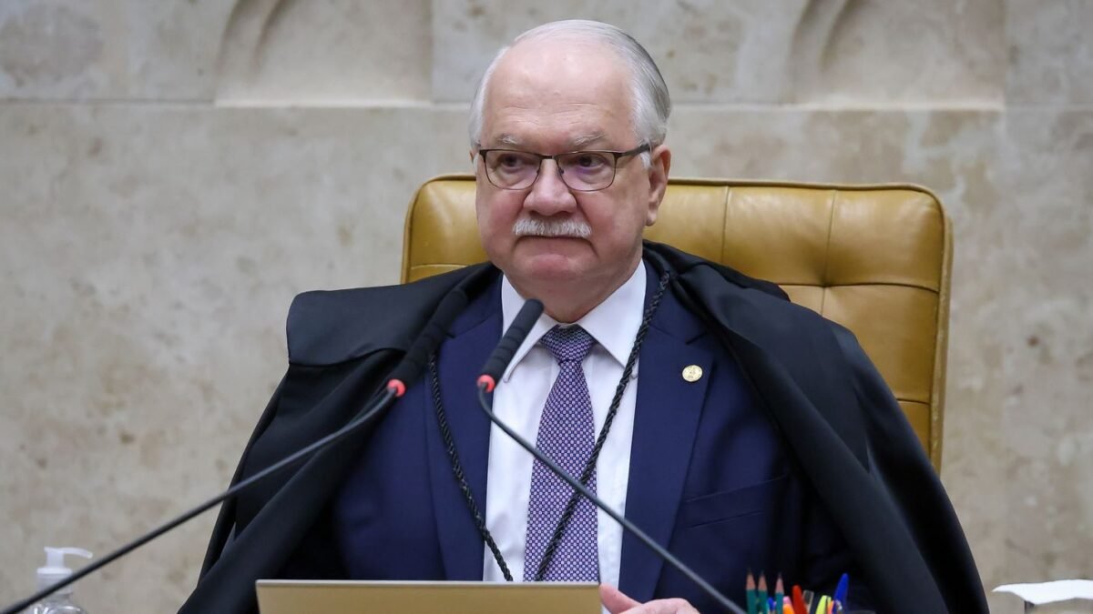 Fachin defende democracia e livre escolha dos eleitores