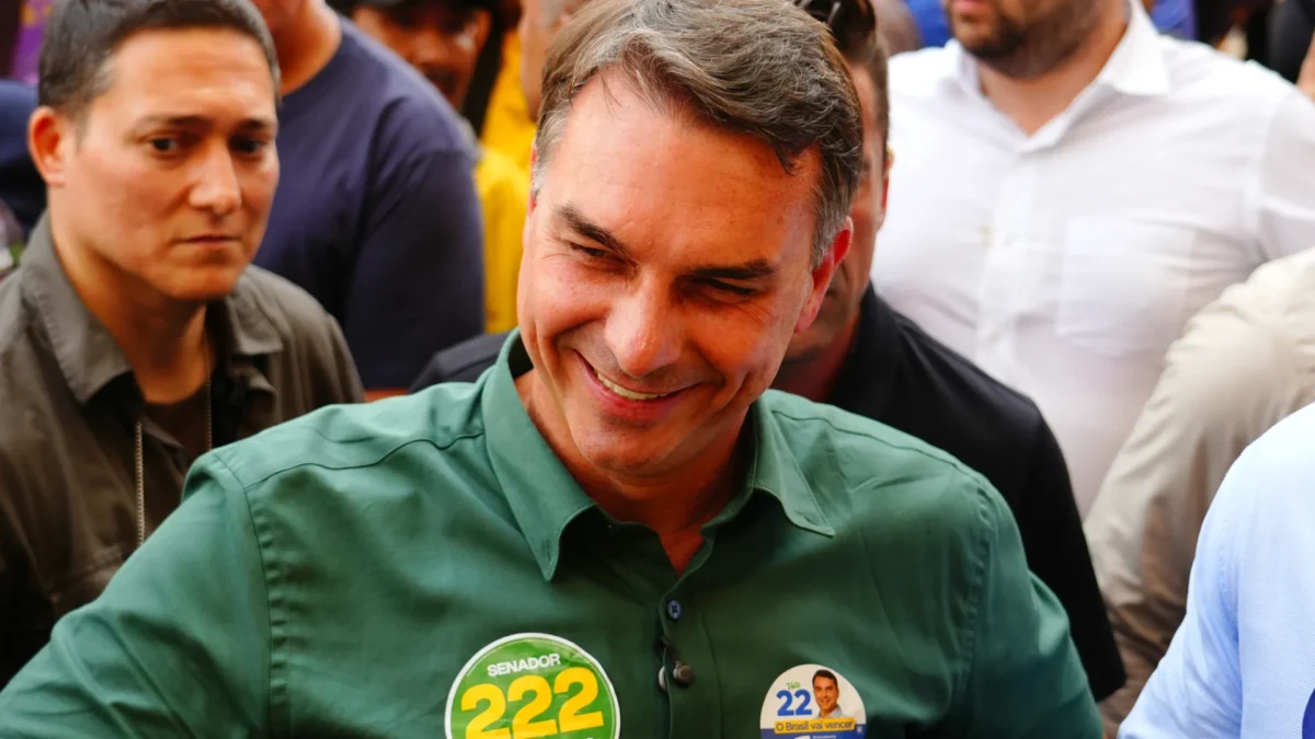 Emendas parlamentares de Flávio Bolsonaro pagam empresas acusadas de cartel pela PF
