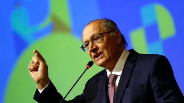 Campanha de Lula planeja ampliar presença de Alckmin em entrevistas regionais