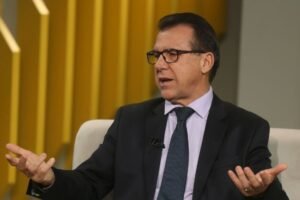 Empresários ‘modernos’ e de ‘cabeça arejada’ já acabaram com escala 6×1, diz ministro do Trabalho