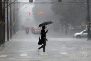 Sexta-feira terá temporais e ventos de até 70 km/h no Sudeste e frio no Sul