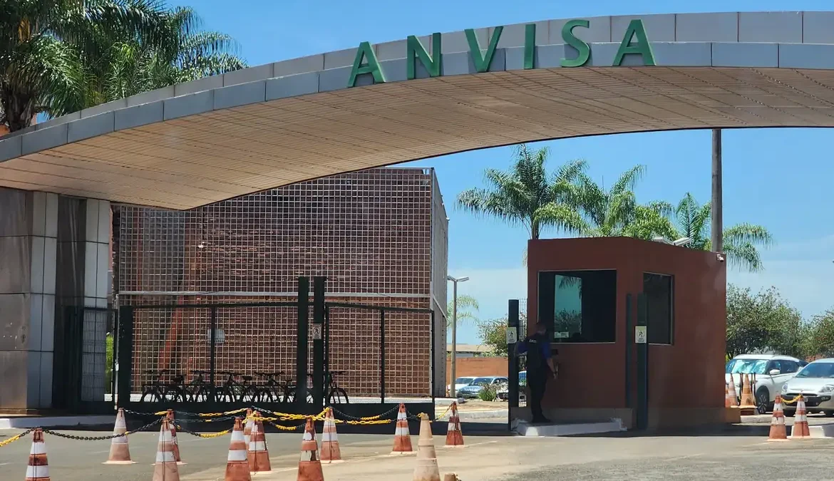 Anvisa proíbe venda de cosméticos e manda recolher gel falsificado