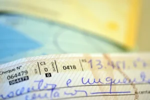Uso de rotativo e cheque especial dispara entre os mais ricos e encolhe entre os mais pobres