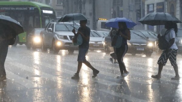 Defesa Civil alerta para chuvas fortes no estado de SP