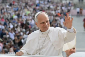 Papa Leão XIV é diagnosticado com câncer de pulmão após cirurgia em Roma