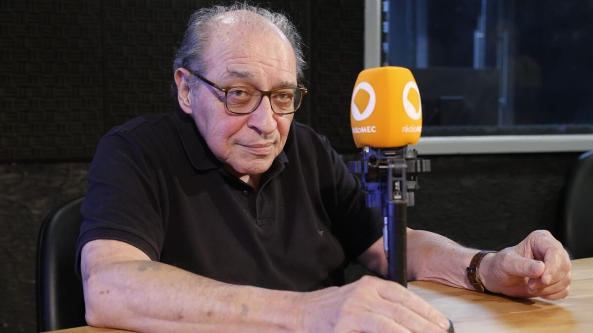 Rádio MEC estreia série Eu Gosto de Música, apresentada por Ruy Castro
